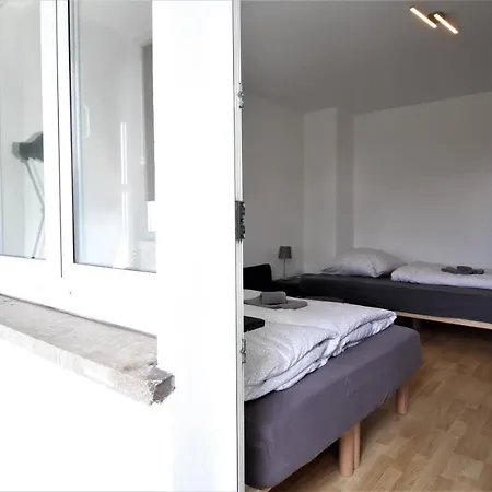 Private Room-vineyards And City 홈스테이 *